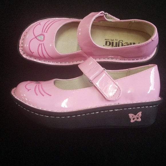 Little Girls Pink Patent Kitty Mary Jane Shoes - Picture 3 of 4
